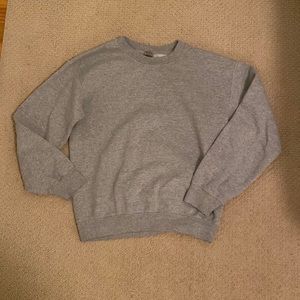 Basic light grey crewneck sweatshirt